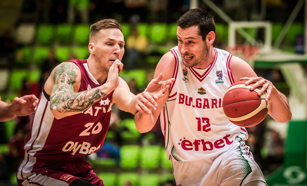 V dresu Bulharska si zahrál třeba proti Lotyšsku

Foto: FIBA
