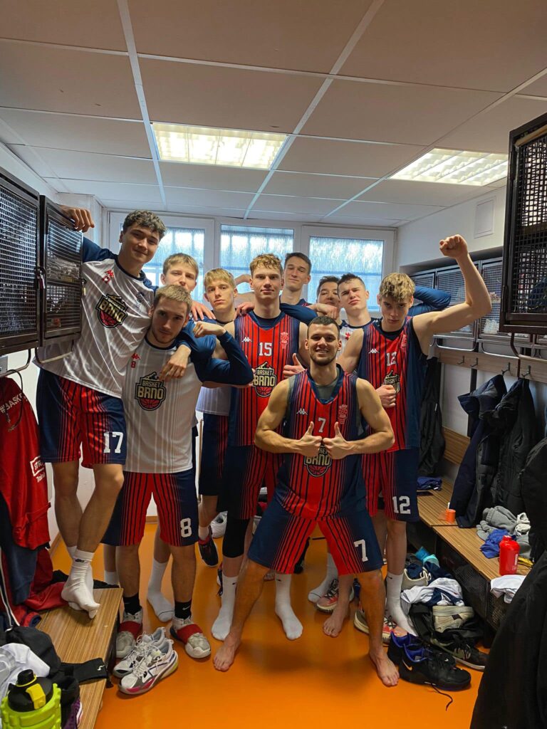 Radost brněnských hráčů po zápase s USK Praha B
Foto: Facebook Basket Brno - mládež