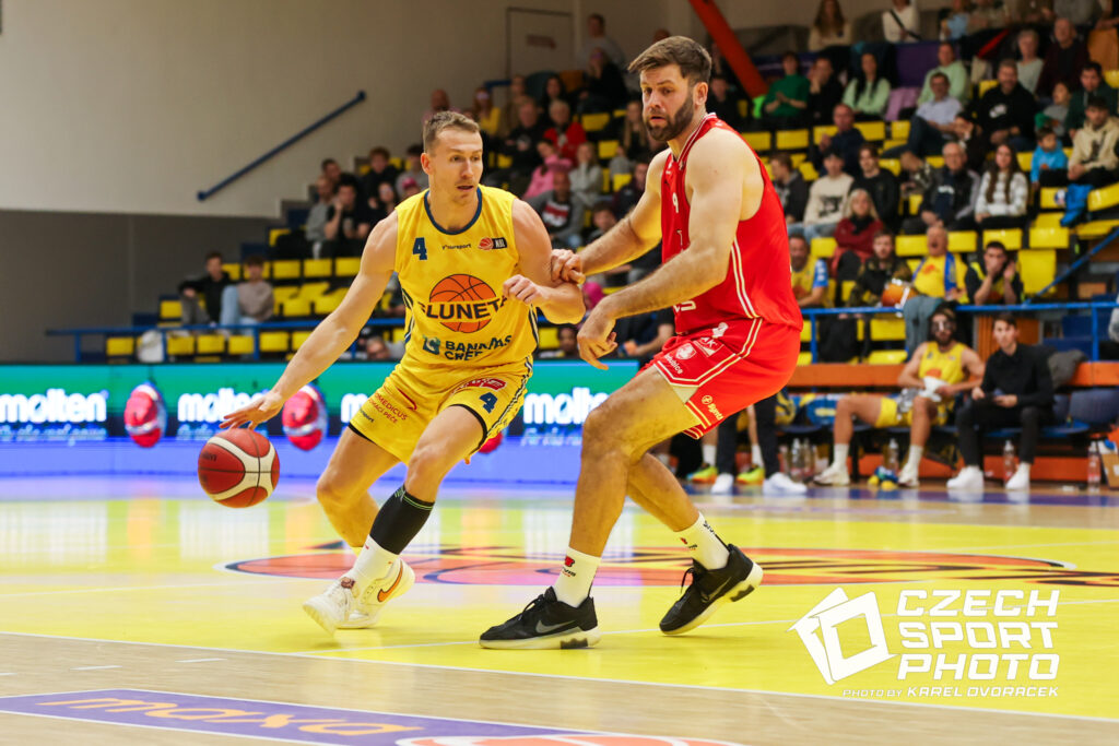 Ústecký lídr Tomáš Vyoral proti Pardubicím 
Foto: Karel Dvořáček