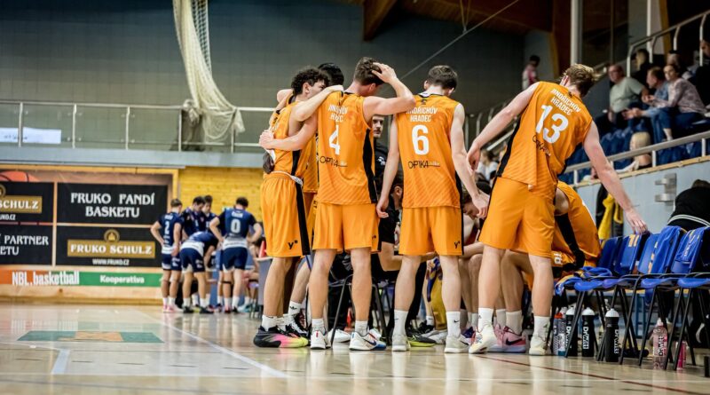 1. Liga: Jindřichův Hradec naděloval v Liberci, tři týmy nadále neporaženy